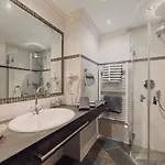 Tanzer Hotel