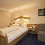 Tanzer Hotel